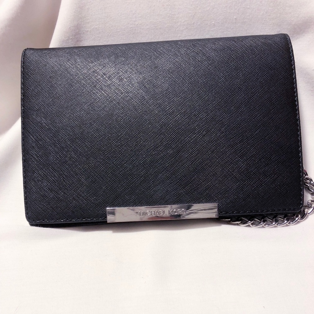 Michael Kors Crossbody Clutch Purse/wallet
